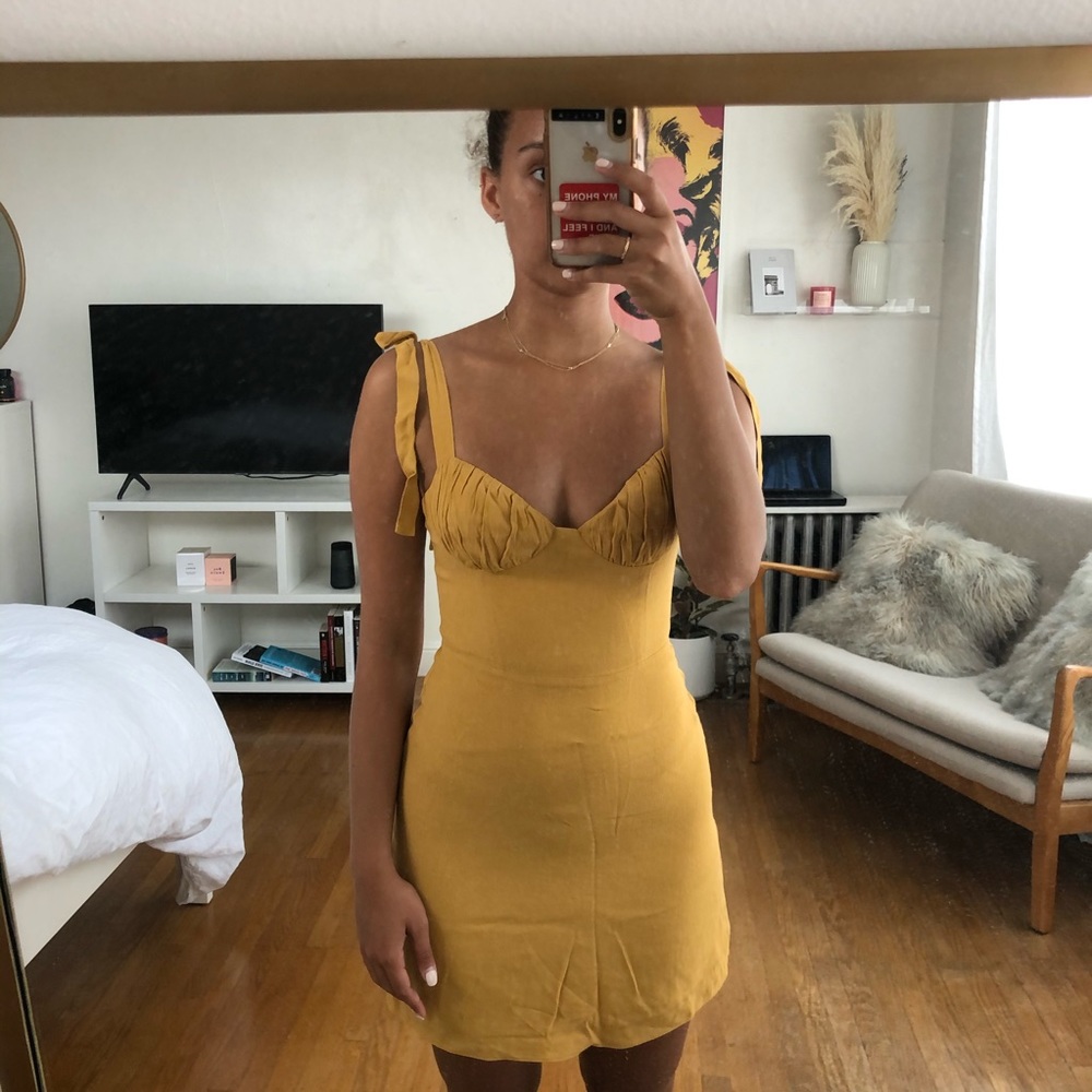 ARITZIA Wilfred mini dress